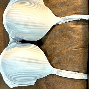 NWOT Victoria Secret Lightly Lined Bra- Gray